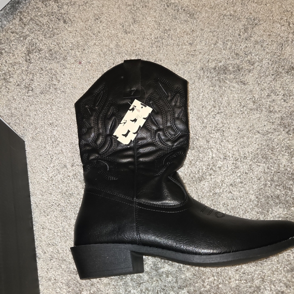 Black Cowgirl Boots - Picture 2 of 7